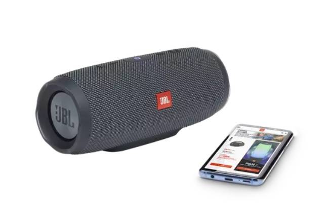 A JBL Charge Essential é um dos itens em promoção.