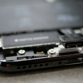 Imagem de iPhone com entrada USB-C é leiloado por R$ 460 mil