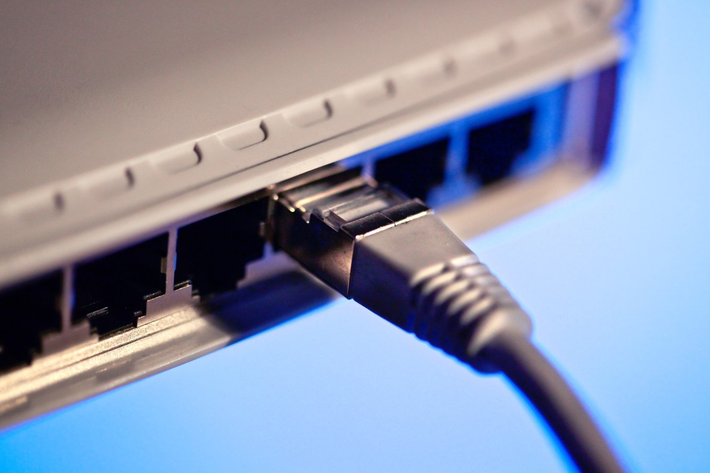 Desde a era da internet discada, os cabos são a melhor pedida para uma conexão mais veloz e estável