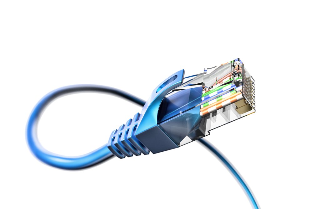 Crimpar um cabo de rede é basicamente uma expressão para alinhar os fios internos colocá-los em um conector