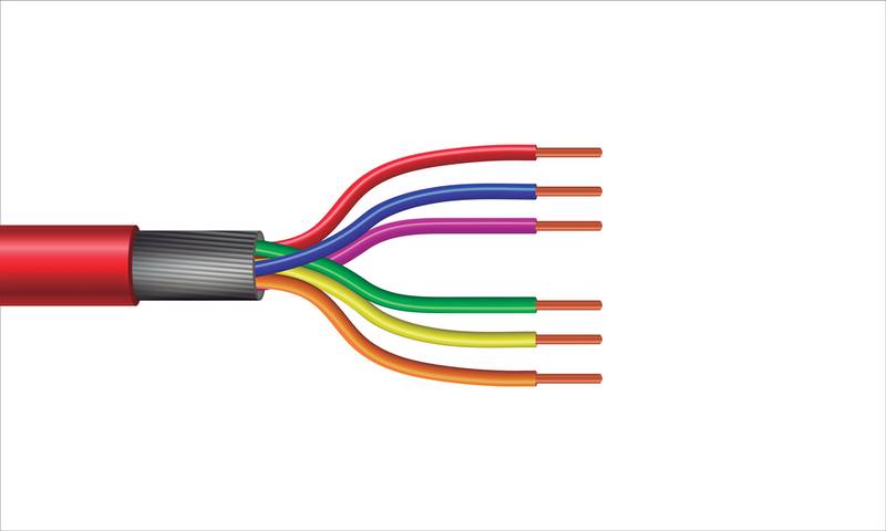 Os fios precisam ficar alinhados como na imagem para que possam ser inseridos no conector