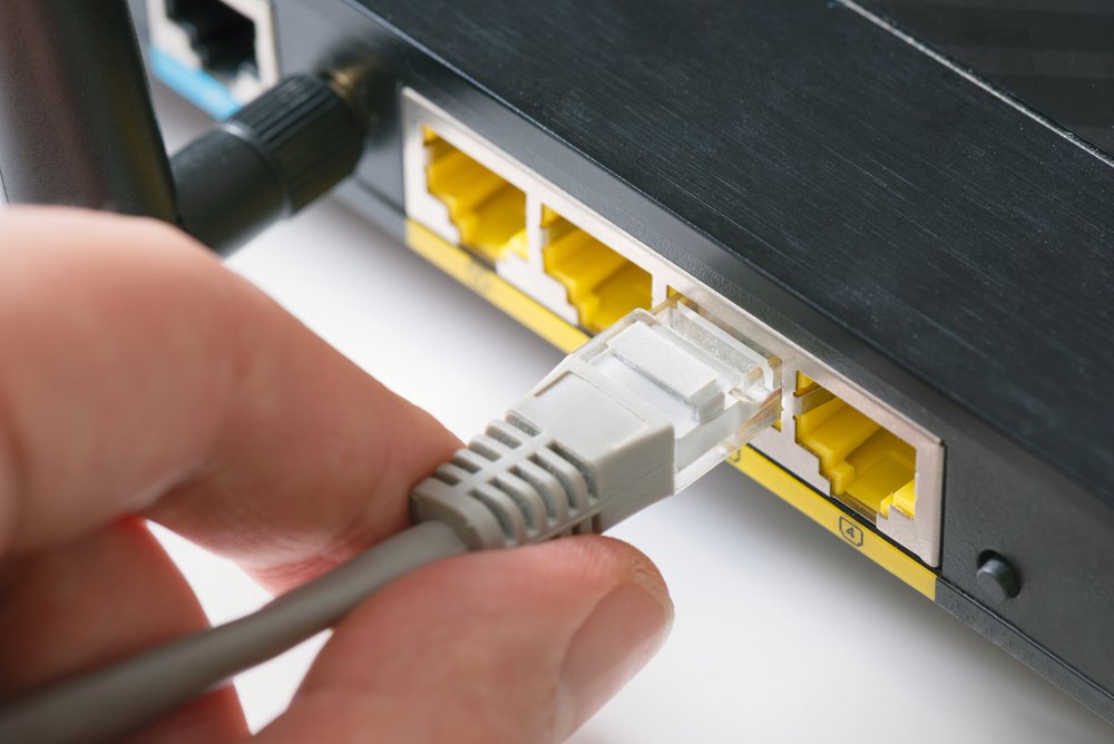 Depois de montar o seu cabo, basta conectá-lo ao roteador e aos aparelhos que utilizem internet