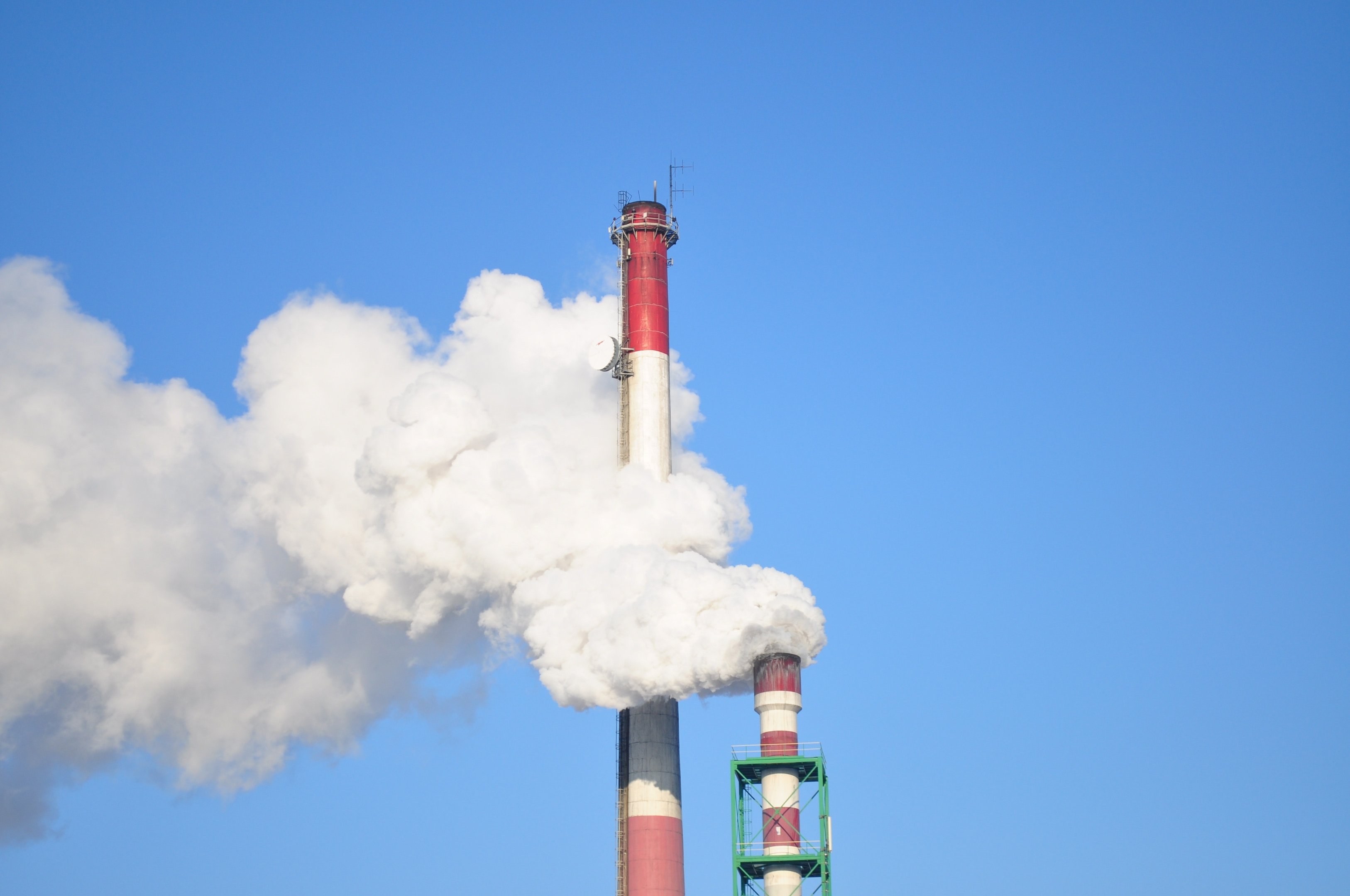 Gases industriais são os principais emissores de dióxido de carbono. 