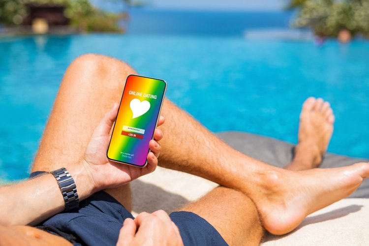 Grindr é voltado exclusivamente para o público gay. (Fonte: Shutterstock/Kaspars Grinvalds)