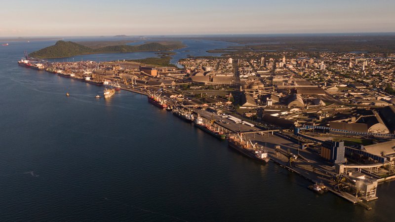 O Porto de Paranaguá é um dos que sofrem riscos com a elevação do nível do mar até 2030 (Fonte: Shutterstock/Reprodução)