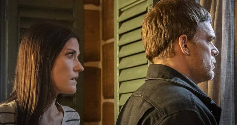 Em Dexter: New Blood, o assassino é atormentado pelo fantasma da irmã morta.