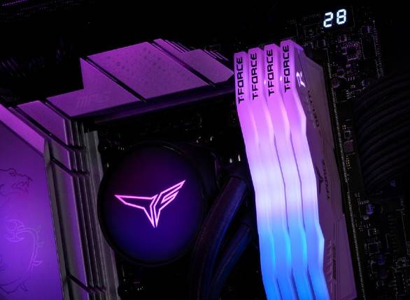 T-FORCE DELTA RGB DDR5 com iluminação em 120º