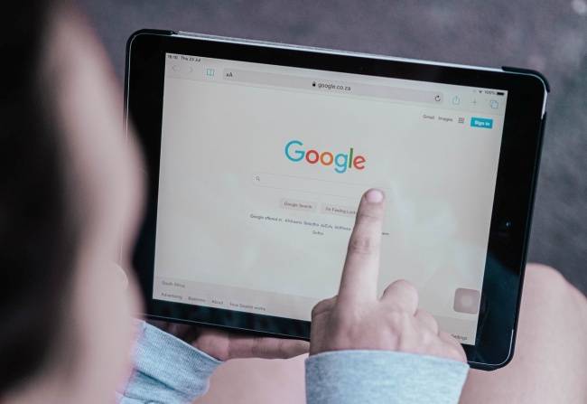 Recentemente, o Google teve que pagar multas por não excluir conteúdos na Rússia.
