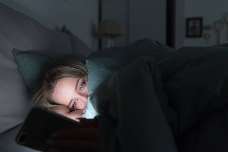 A violência psicológica traz consequências graves na vida social e profissional da vítima, além de pensamentos suicidas (Fonte: Shutterstock/Reprodução)