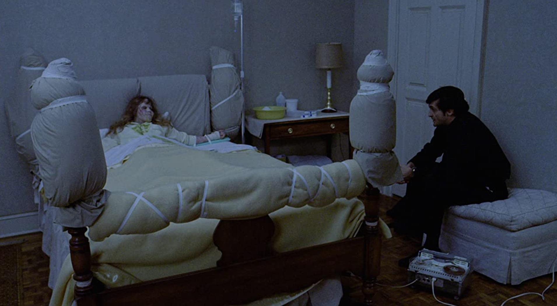 Linda Blair e Jason Miller em 'O Exorcista'.