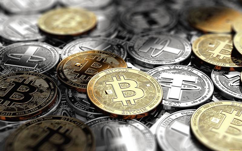 O Bitcoin segue no topo do ranking.