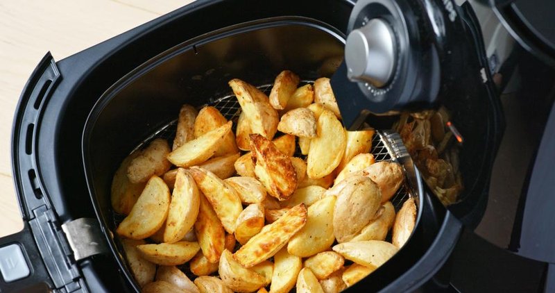 Fritadeiras maiores são ótimas para casas com muitas pessoas.
