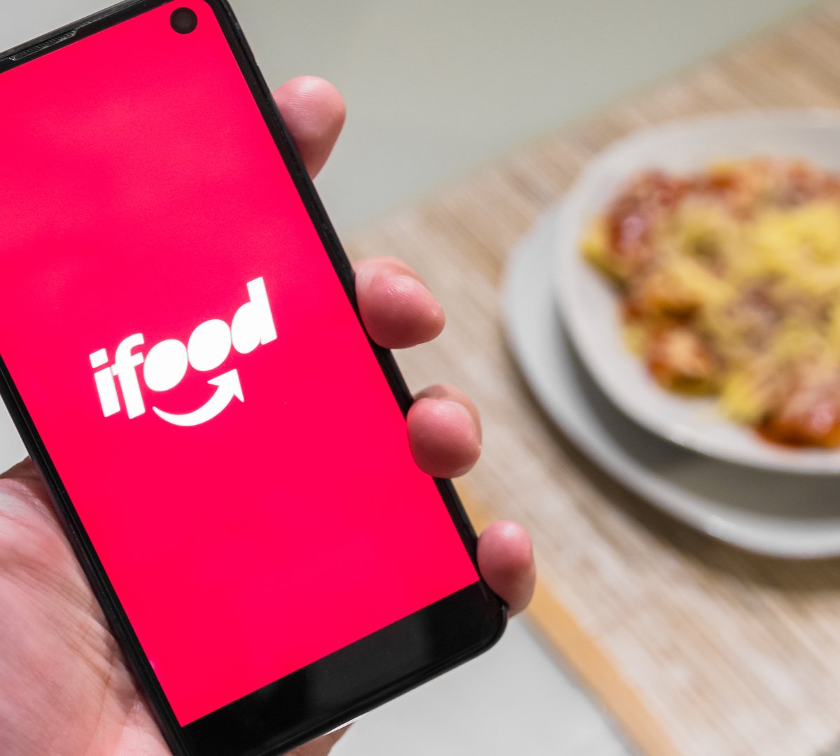 Amigo secreto de iFood viraliza e vira 'moda' entre usuários