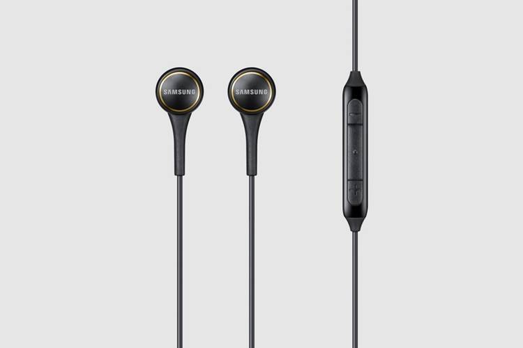 Este fone de ouvido se destaca por conta do cabo revestido em tecido que não enrola. (Fonte: Amazon/Reprodução)