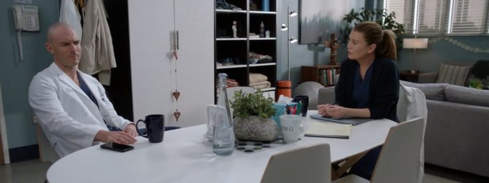 Imagem de: Grey's Anatomy 18x8: médicos sofrem acidente a caminho do hospital (recap)