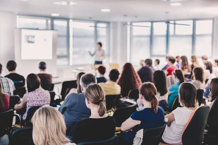 Conferência estritamente presenciais podem estar com os dias contados