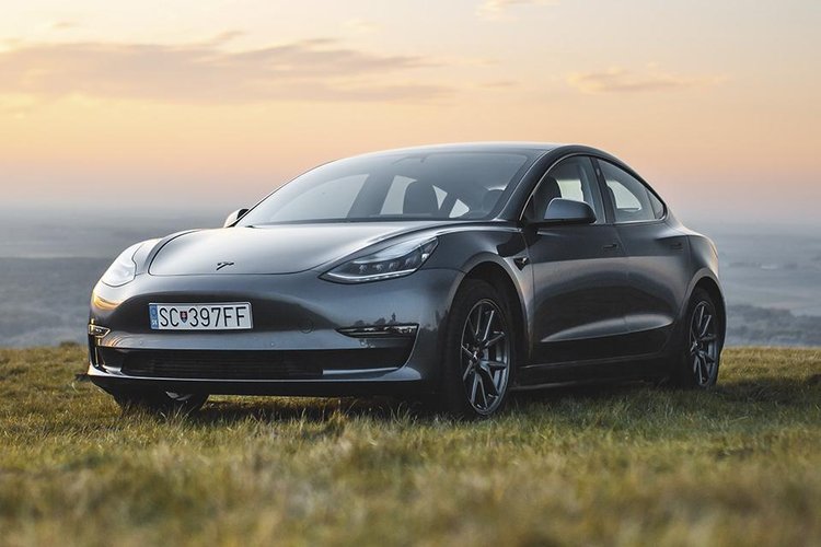 O número é semelhante aos 500 mil carros que a Tesla vendeu em 2020