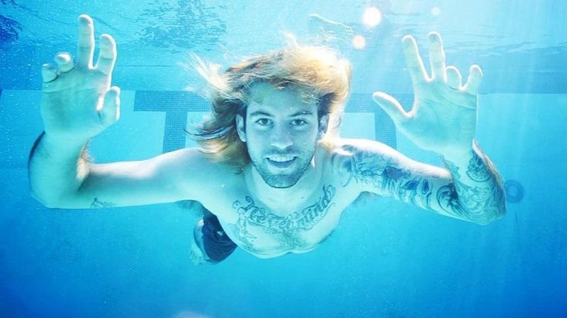 Spencer Elden recriou a capa de Nevermind em seu aniversário de 25 anos. (Twitter/Reprodução)