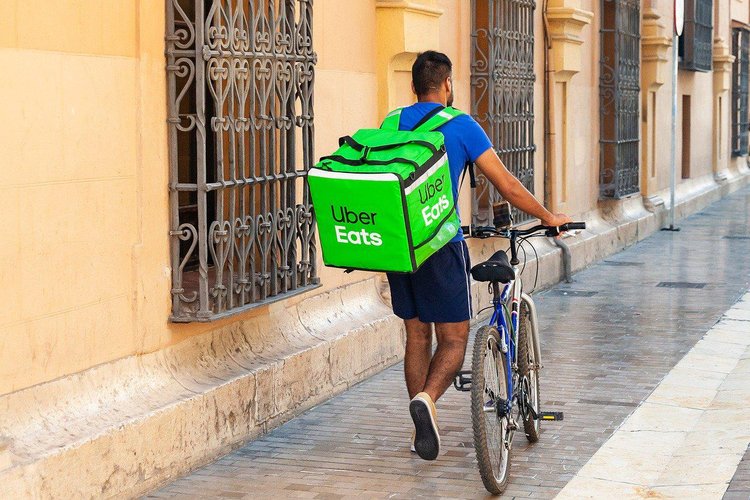 Uber Eats não atenderá mais restaurantes brasileiros. (Fonte: Pixabay/postcardtrip/Reprodução)