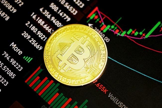 O Bitcoin já caiu mais de 40% desde o seu recorde histórico em 2021.