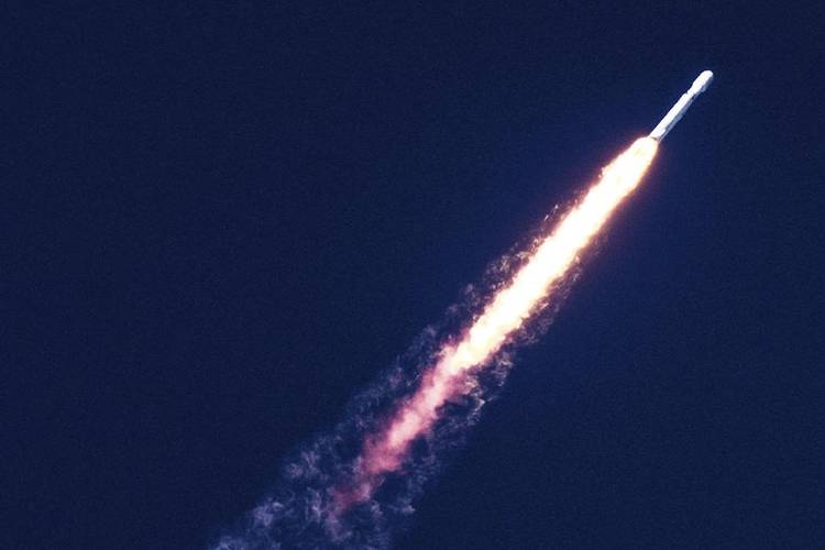 O primeiro satélite brasileiro foi enviado em fevereiro de 2021, do Centro de Lançamento Sriharikota, na Índia