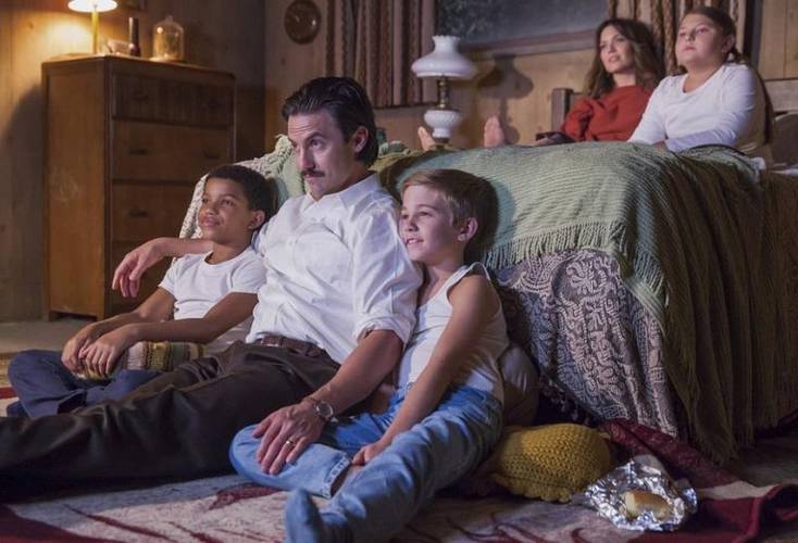 Passado e presente se mesclam na narrativa de This Is Us. (NBC/Reprodução)