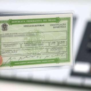 Imagem de Eleições 2024: como transferir o título ou o lugar de votação pela internet?