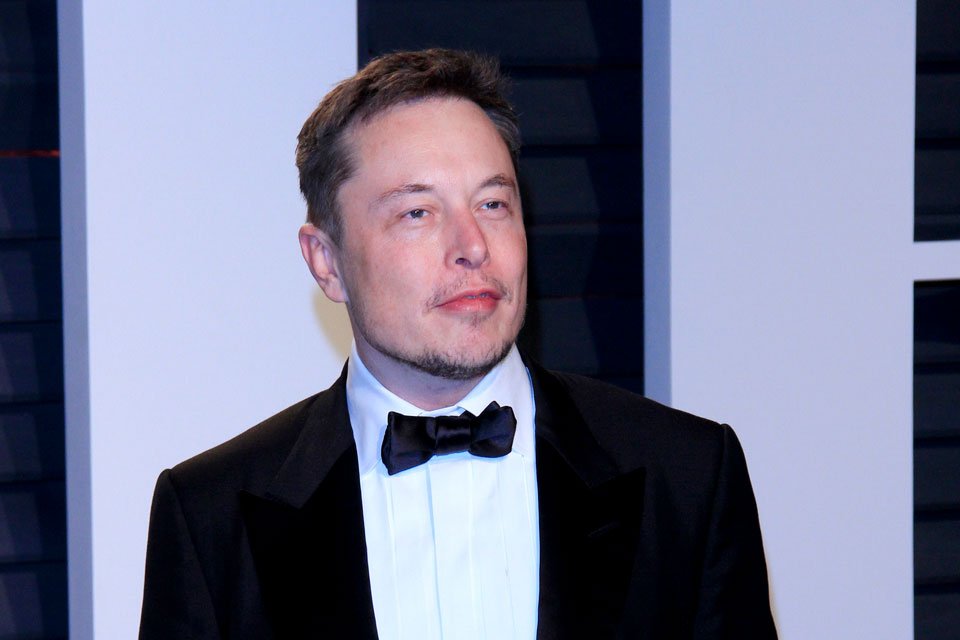 Elon Musk faz proposta inusitada para McDonald's aceitar dogecoin