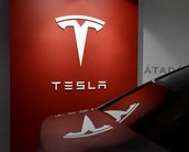 Tesla alcança receita recorde, mas adia lançamentos de novos carros