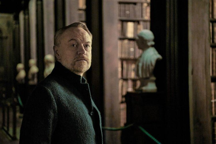 Nova imagem de Foundation mostra o personagem de Jared Harris