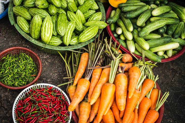 Trocar alimentos ultraprocessados por comida feita com ingredientes naturais é um passo importante para uma alimentação melhor (Fonte: Unplash/Megan Thomas)