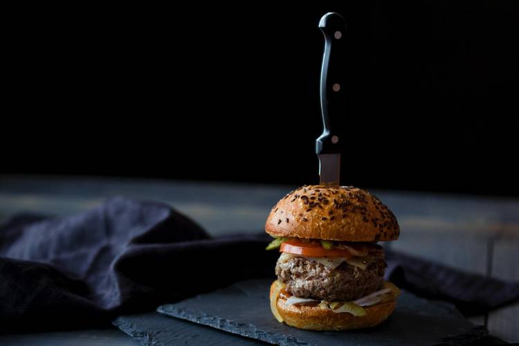 Todo alimento tem nutrientes. O importante é balancear e estar atento às quantidades de comida que precisamos (Fonte: Unplash/Lidye)