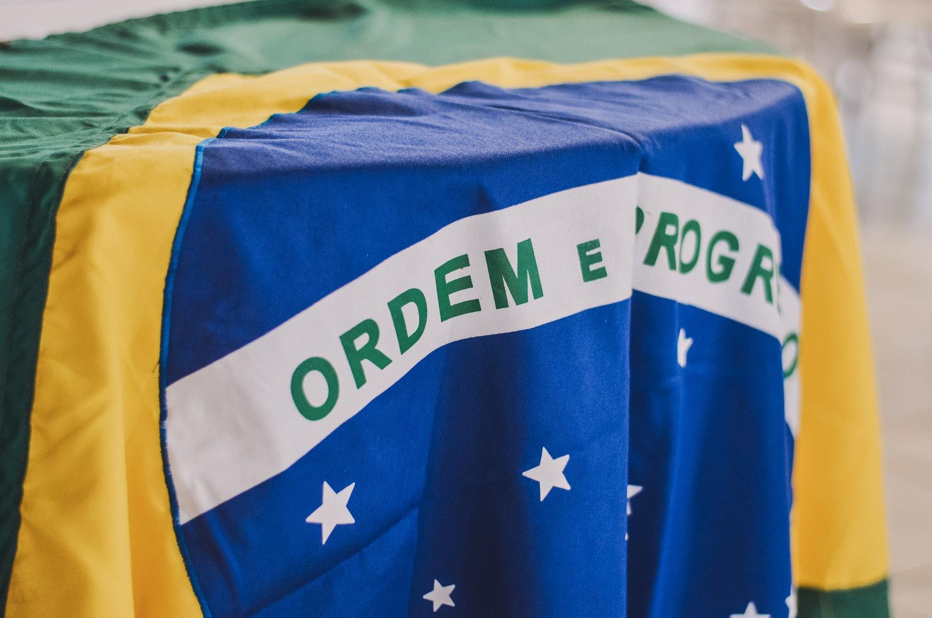 O Cruzeiro do Sul está representado em muitas bandeiras, inclusive na nossa (Fonte: Unplash/Rafaela Biazi)