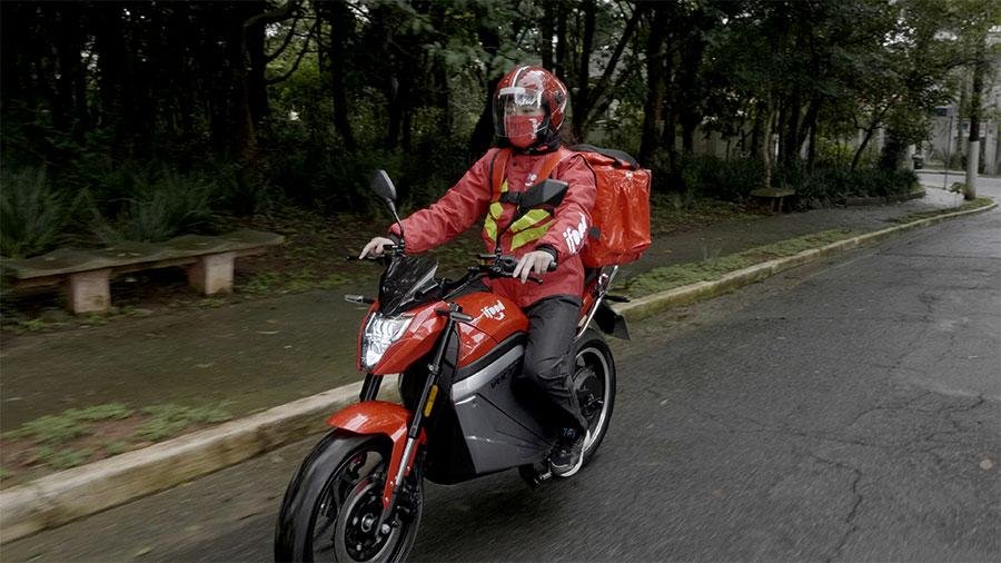 Cerca de 10 mil motos elétricas do iFood deverão circular no Brasil até o final de 2022