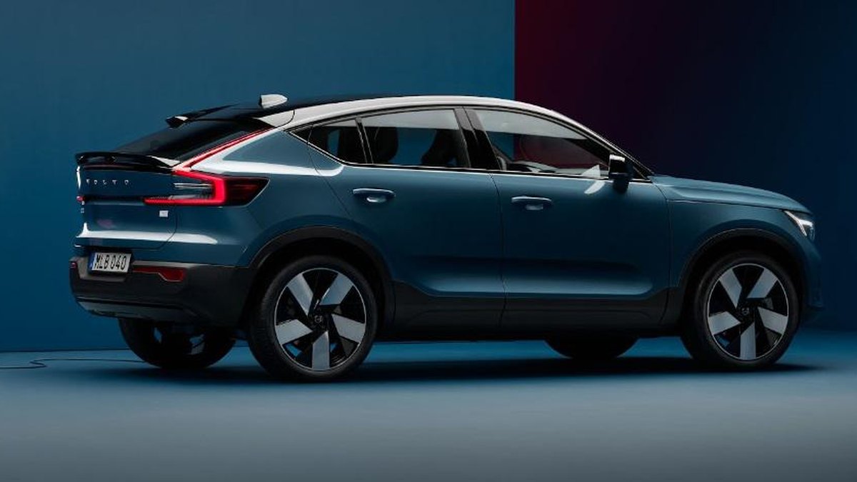 Volvo inicia produção do C40 Recharge, que chega ao Brasil em 2022