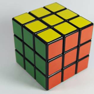 Imagem de Veja como montar um cubo mágico