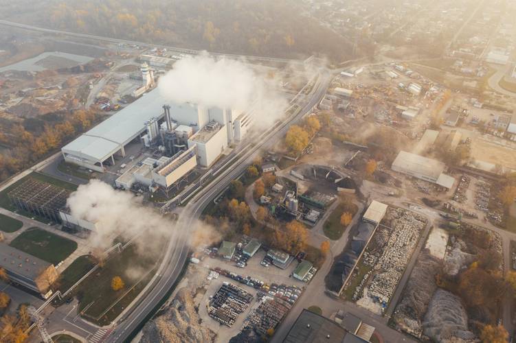 Bactérias modificadas foram capazes de converter gases industriais em produtos químicos como acetona (Fonte: Unplash/Marcin Jozwiak)