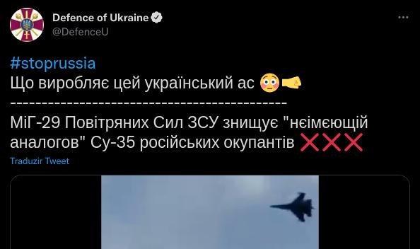 O tweet descreve o vídeo como se fosse um piloto russo estivesse sendo abatido.