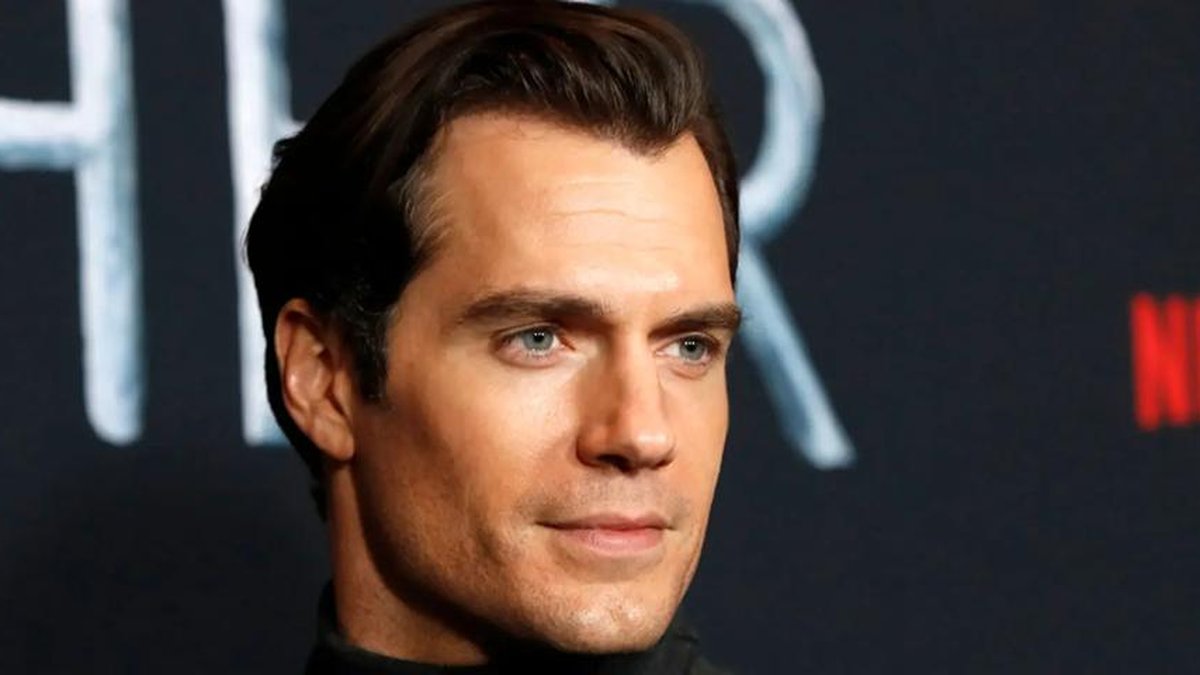 Henry Cavill, que vive o Super-Homem, vai protagonizar The Witcher na  Netflix