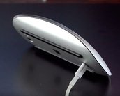 Apple lança novo Magic Mouse com porta de carregamento polêmica