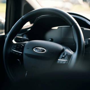 Imagem de Falta de chips leva a Ford a vender carros 'incompletos'