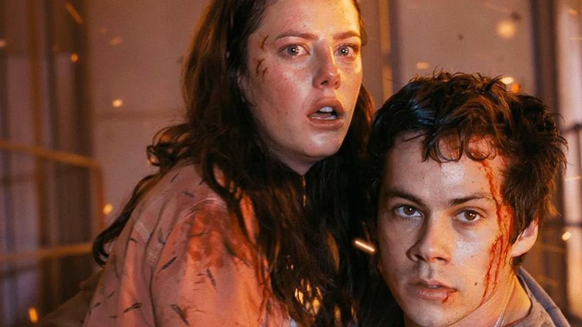 Dylan O'Brien se reúne com elenco de Maze Runner: A Cura Mortal