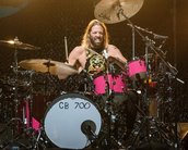 Foo Fighters cancela turnê de 2022 após morte de Taylor Hawkins