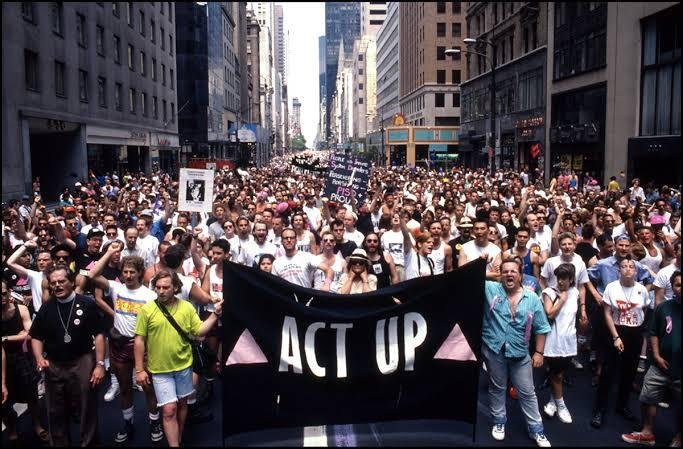 Protesto organizado pelo Act Up em Nova York (Fonte: Wikimedia Commons/MACMILLAN)