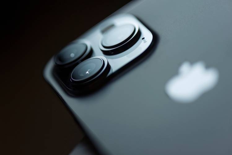 iPhone 13