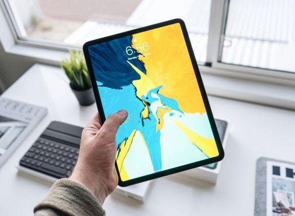 Apple deve usar painéis da Samsung e LG em outros produtos após o iPad OLED