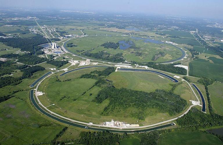 A descoberta foi feita no Tevatron, acelerado americano desativado em 2011 (Fonte: Wikimedia/Fermilab, Reidar Hahn)