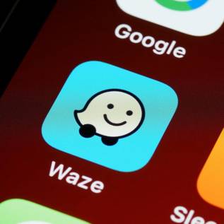 Imagem de Waze ganha 'Modo Retrô' com vozes das décadas de 70, 80 e 90