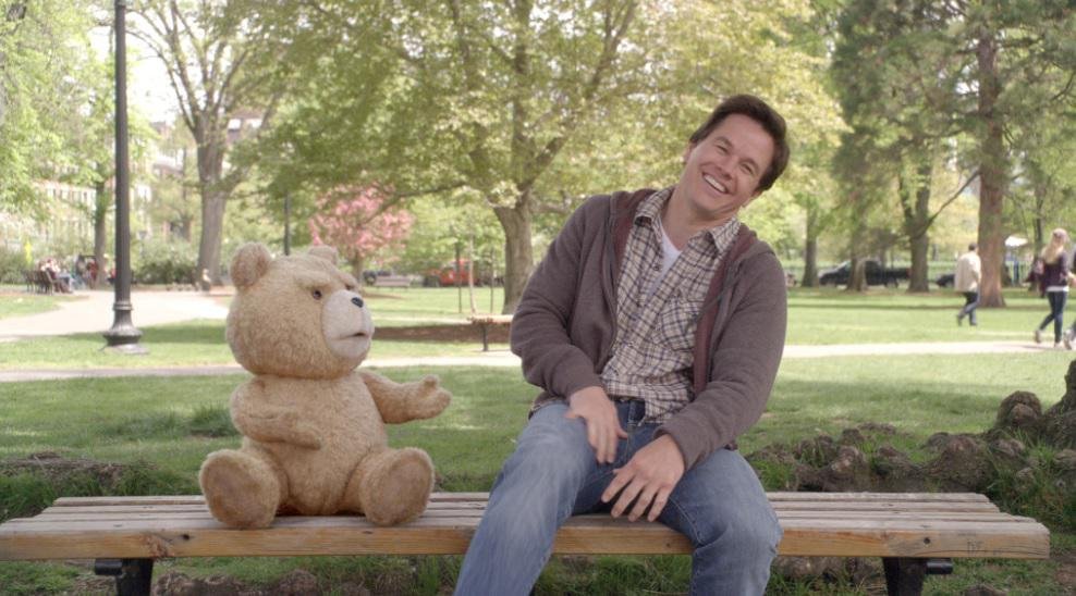 A série Ted acompanhará o ursinho ao lado de uma versão adolescente de seu melhor amigo, John Bennett, papel que foi interpretado por Mark Wahlberg nos filmes originais
