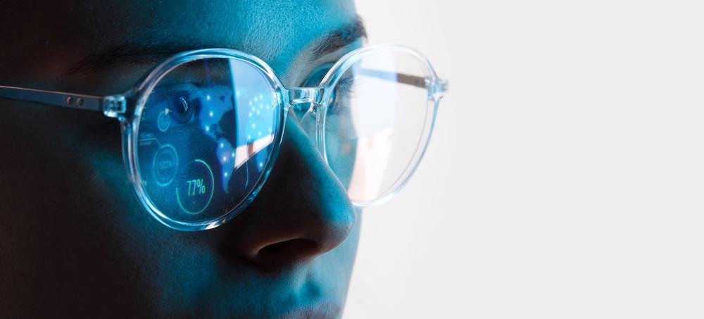 Óculos de realidade aumentada da Meta devem pesar cerca de 100 gramas. (Fonte: Shutterstock)